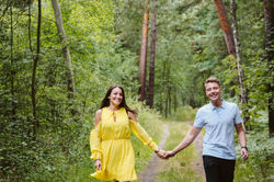 Sesja narzeczeńska w lesie