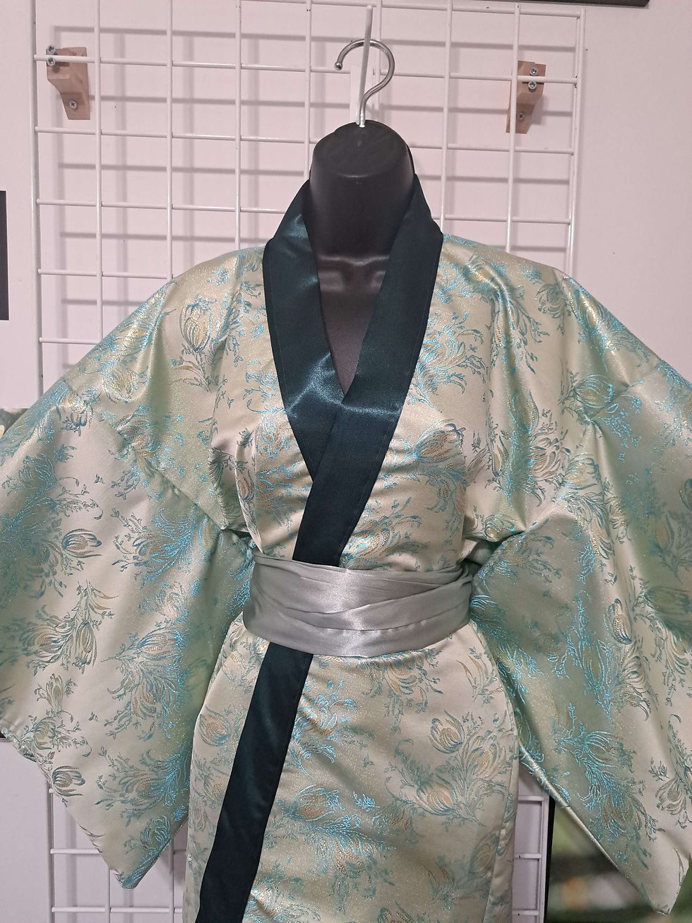 Thumbnail: Mint Brocade