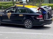 Delincuentes armados asaltan pastelería La Zarza de Boulevard Norte y escapan en taxi 