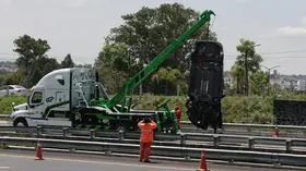 Muere hijo de edil auxiliar de Metepec tras caer en su auto a barranca en la zona de la Vía Atlixcáyotl