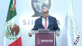 Siempre sí pide licencia Rocha Moya
