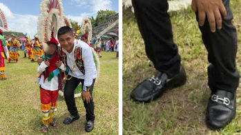 Critican a alcalde de Cuetzalan por calzado de lujo durante festival indígena