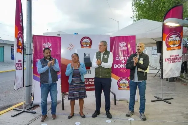 Avanza modernización de alumbrado en juntas auxiliares con Puebla Brilla; más de 73 mil beneficiados