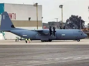 Aterrizaje de avión militar de EU en Toluca es parte de un acuerdo de capacitación, explica Sheinbaum