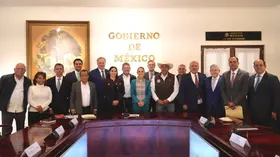 Sheinbaum se reúne con representantes de la industria azucarera y gobernadora de Colima
