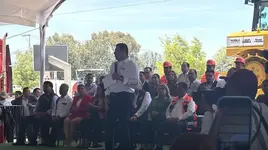 Armenta entrega 14 módulos de maquinaria para infraestructura social