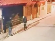 Graban a 4 presuntos ladrones entrando a domicilio en San Francisco Totimehuacan