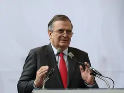 Tensión EU-Canadá no ayuda a la revisión del T-MEC: Ebrard