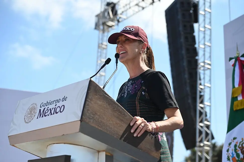 "Nosotros no compramos votos, damos derechos": Sheinbaum al rendir informe en BCS