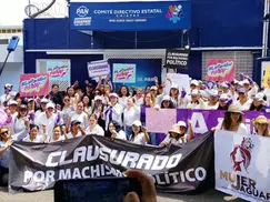 Colectivas clausuran simbólicamente oficinas del PAN en Chiapas; rechazan impugnación a reforma a la paridad de género