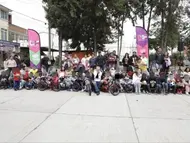 Entregan Pepe Chedraui y MariElise Budib juguetes a niñas y niños de la U.H. Villa Frontera