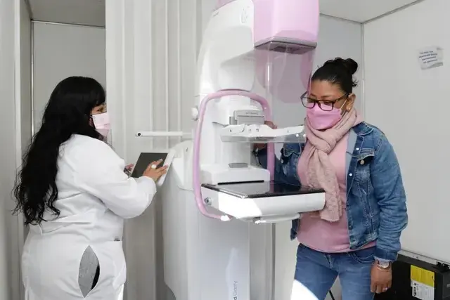 Conoce cómo funcionará el nuevo modelo de atención del cáncer de mama