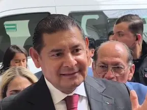 Armenta abre diálogo sobre el proyecto de Cablebús y pide críticas con argumentos sólidos