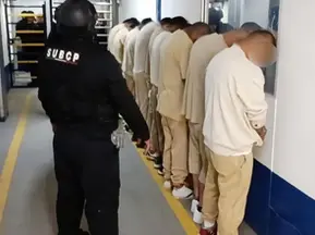 Trasladan a 11 internos del penal de Puebla a Tepexi de Rodríguez