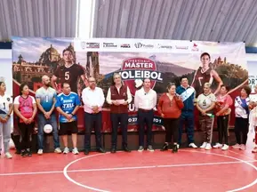 Pepe Chedraui sostiene encuentro con equipos poblanos rumbo al Festival Máster de Voleibol
