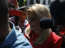 Con mitin político, asiste Maru Campos a FGR tras presencia de agentes de la CIA en Chihuahua