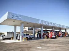 Inaugura Durazo primera electrolinera pública en Sonora