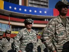 Venezuela refuerza presencia militar en sus fronteras ante creciente presión de EU