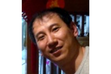 周 先生