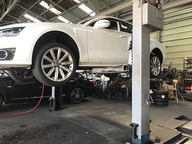 車の整備