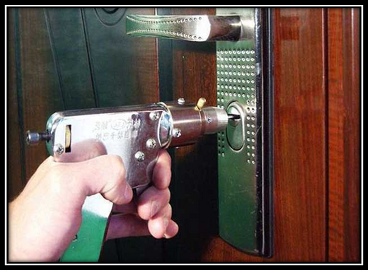 sluzhba otkryvaniya dverej v abakane