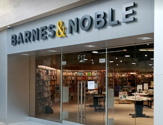 Booksigning at B&N Crossroads