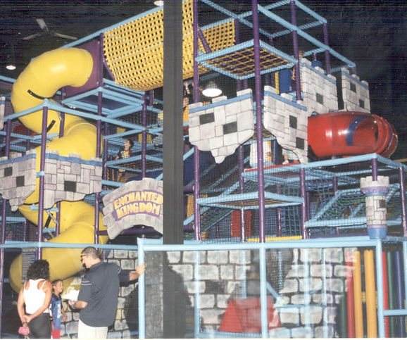 MAEZAR JUEGOS FABRICA DE PELOTEROS Y LABERINTOS TEMASTICOS