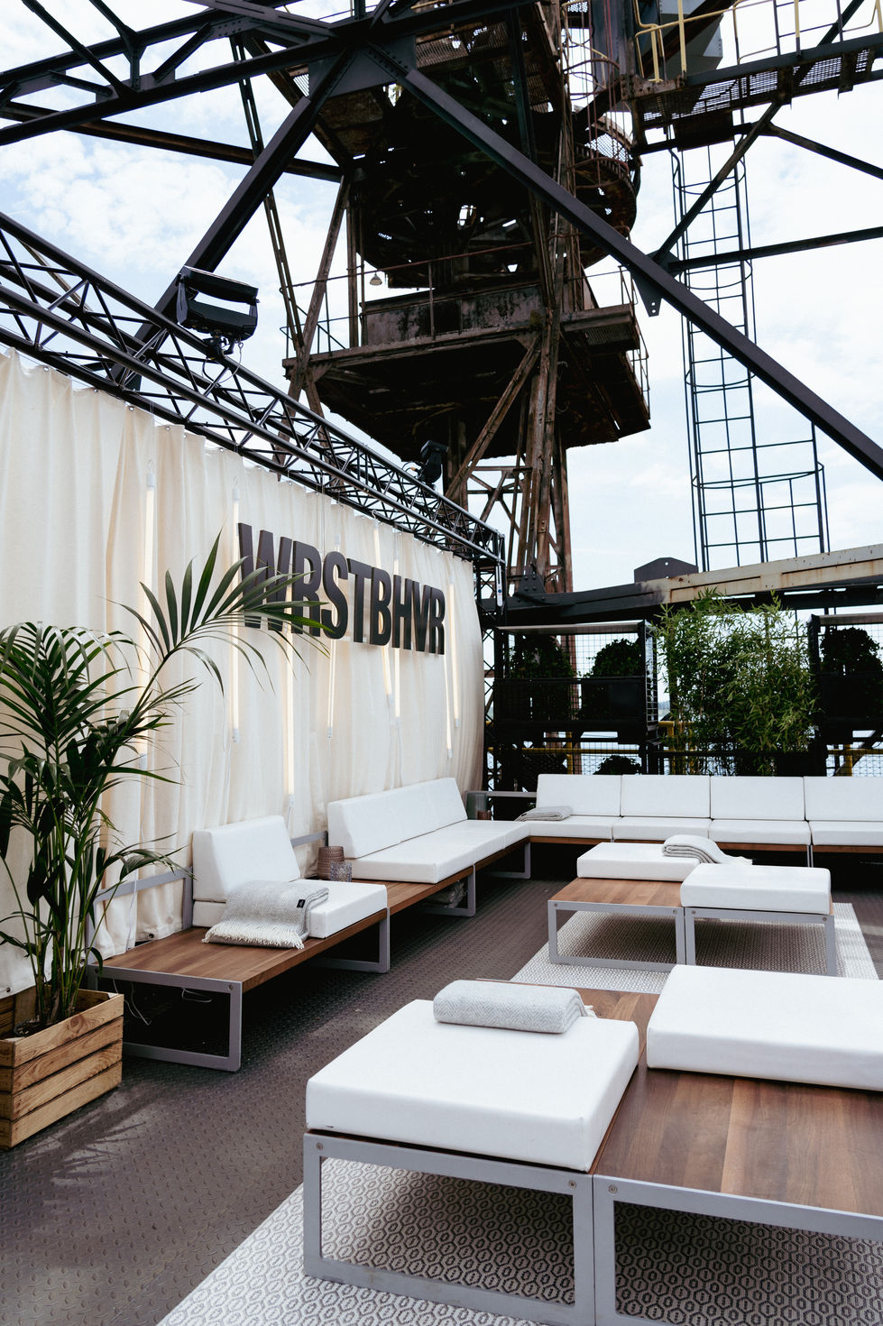 WRSTBHVR event @ Splash festival - photo of the outside lounge