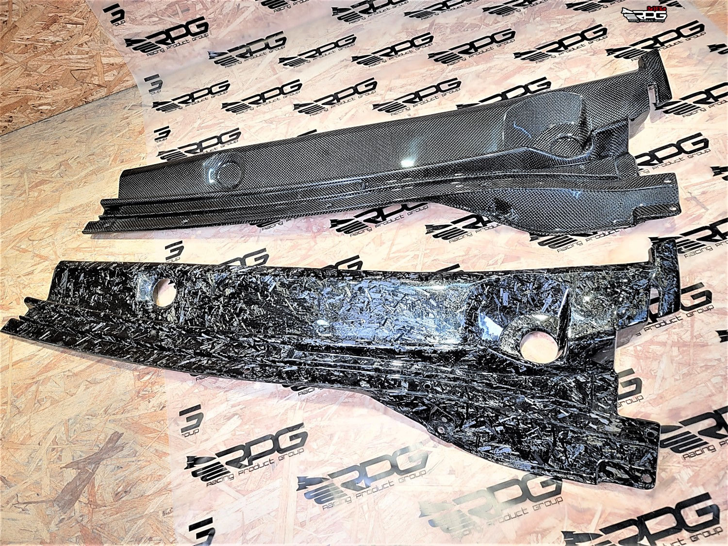 Evo VII VIII IX Vacuum Carbon  Wiper COWL (Plain v.s Forge Weave Comparison)