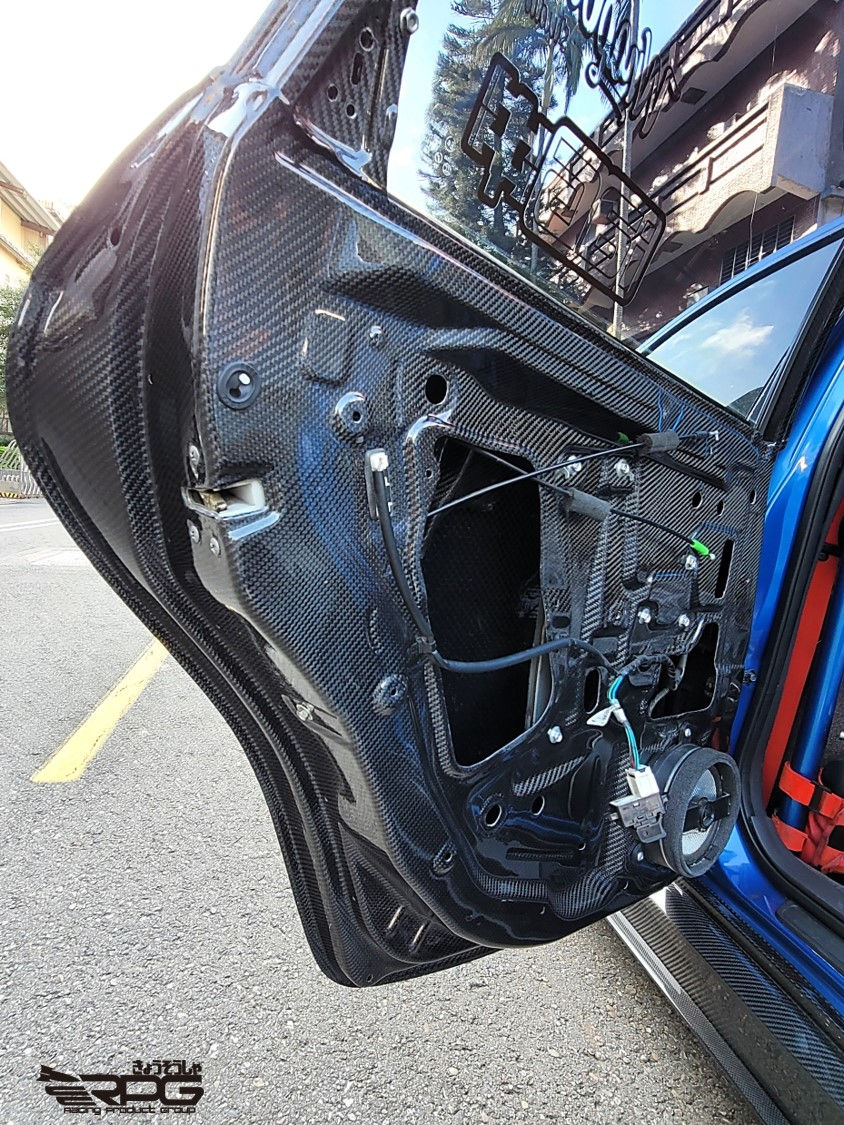 Thumbnail: GR/GV Vacuum Form Rear Carbon Fiber Doors (8lbs)