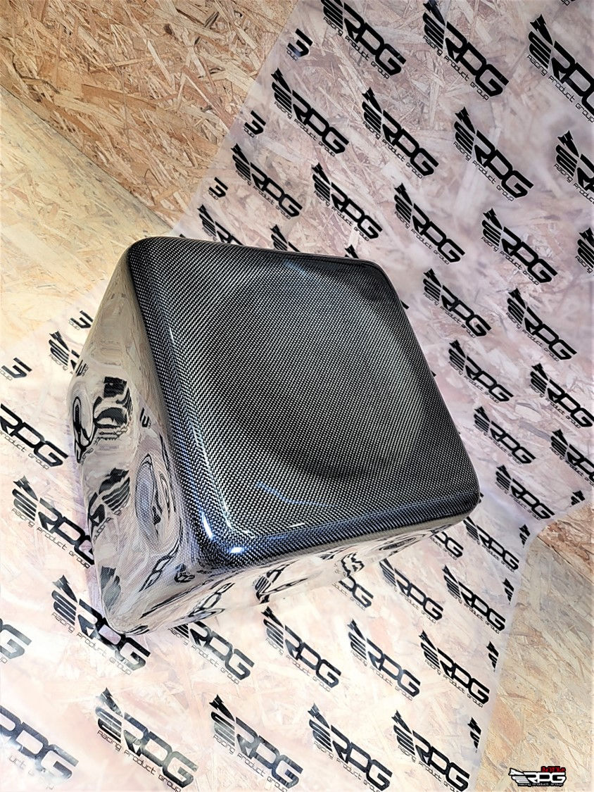 Thumbnail: CARbon LiFeSTyLe - Vacuum Form Carbon Dice STooL Chair