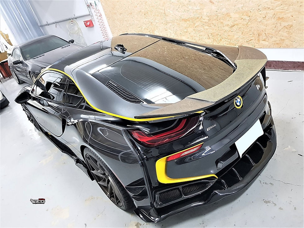 Thumbnail: BMW i8 - RR Limited Vacuum Carbon Trunk Wing Spoiler