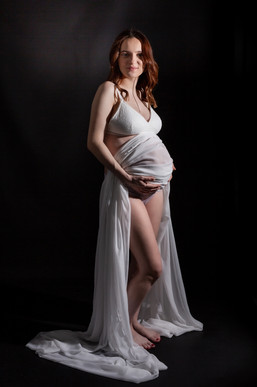 Photographe grossesse future maman, maternité studio proche Evreux dreux normandie, Anet, Pacy sur Eure, mantes bonnières, vernon Houdan rambouillet
