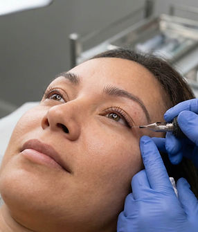 Professionelles Permanent Make-Up für Augen in Berlin Charlottenburg mit feiner Linienführung