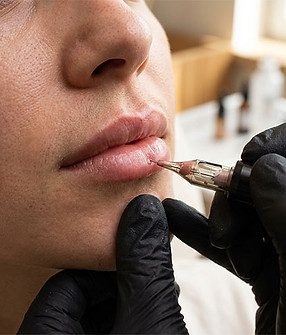 Long-Time-Liner Lippen Permanent Make-Up in Berlin Charlottenburg mit natürlicher Wirkung