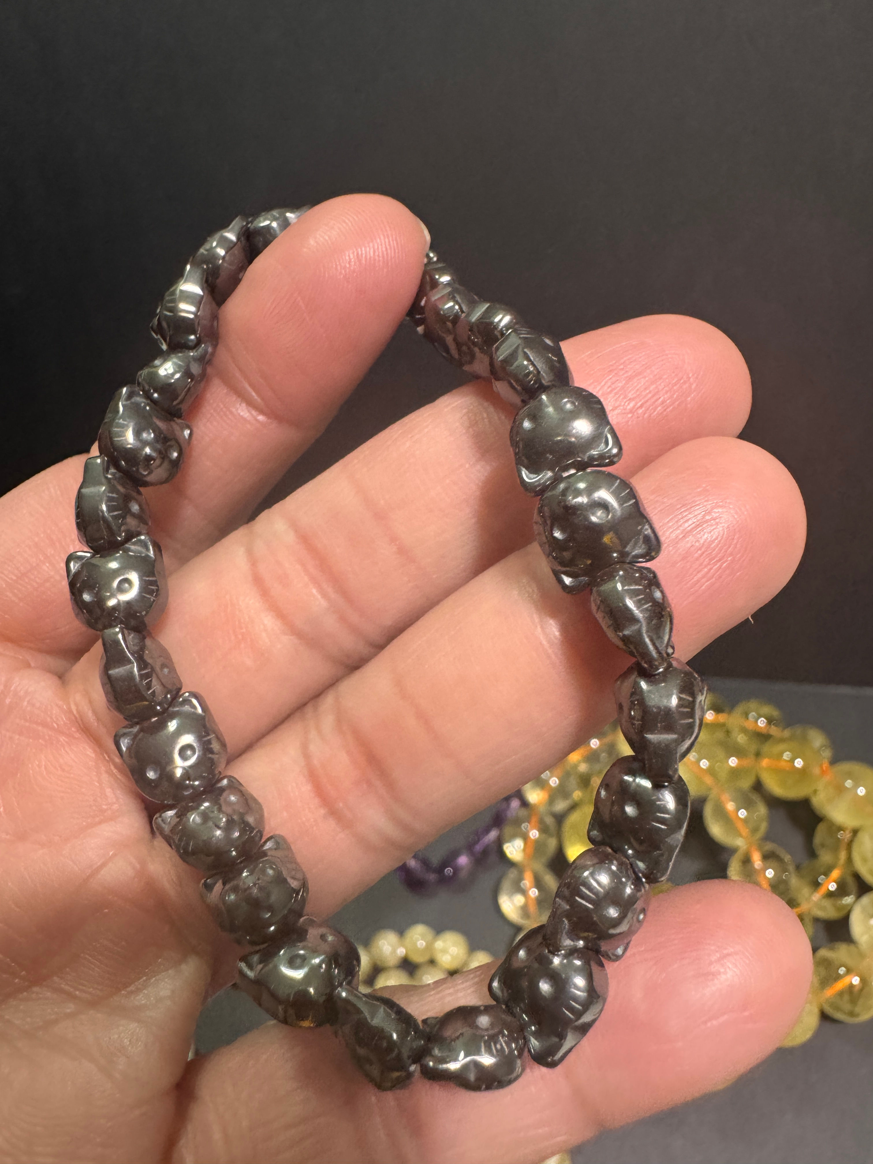 Hematite cat face bracelet 