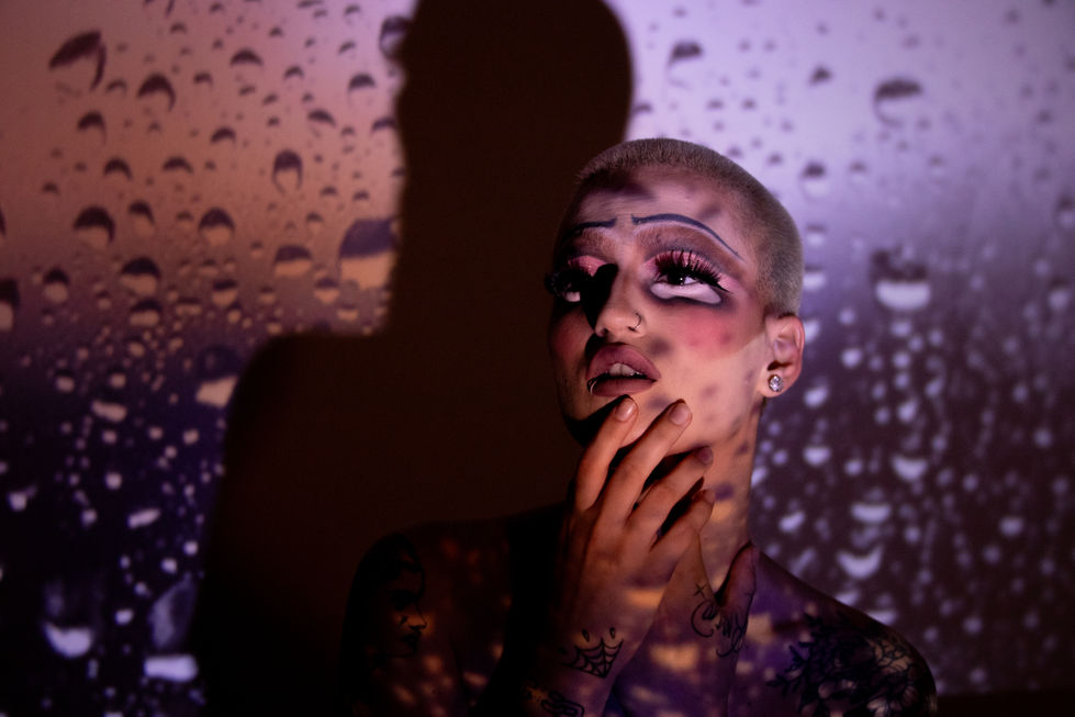 Autorretrato de criação livre