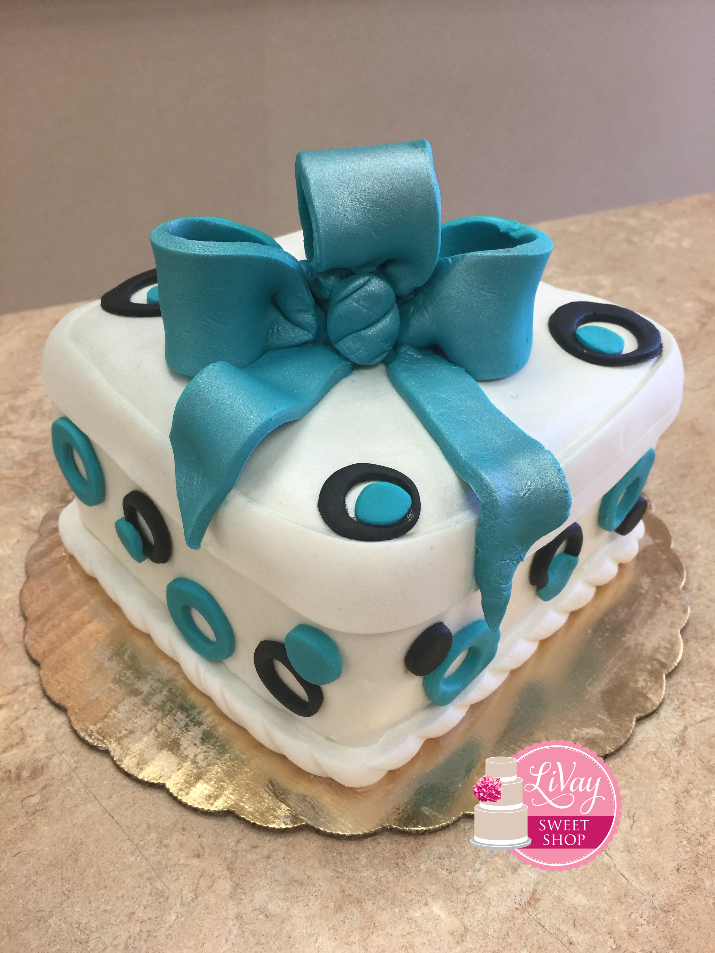 Polka Dot Fondant Cake