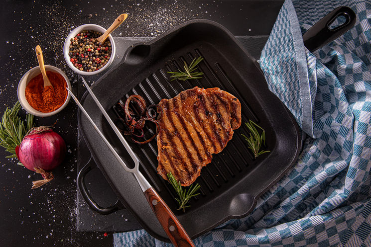 Stimmungsvolles Foodfoto – Hochwertige Werbefotografie für Gastronomie, Restaurants und Marken. Professionelle Foodfotografie für Social Media, Werbung, Speisekarten und Marketingkampagnen. Fotograf für Food & Mood Fotografie in Rostock, Stralsund, Schwerin und deutschlandweit.