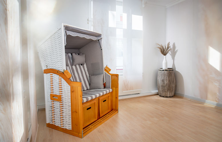 Innenaufnahme Kosmetikstudio – Hochwertige Interior-Fotografie für Beauty-Salons, Wellness-Spas und Kosmetikstudios. Professionelle Werbefotografie für Webseiten, Social Media und Printwerbung. Fotograf für Unternehmensfotografie in Rostock, Stralsund, Schwerin und deutschlandweit.