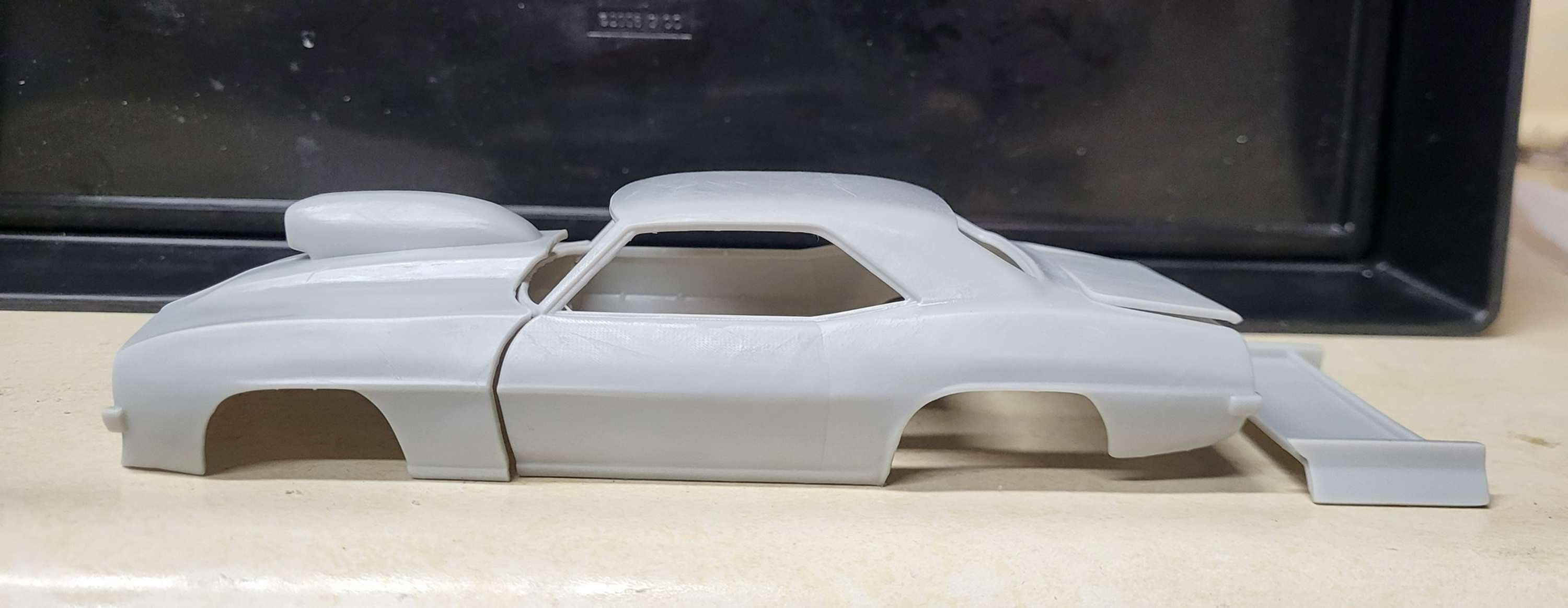 1/25th Scale Outlaw 1969 Chevy Camaro separated body parts