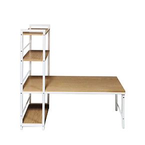 L型設計書架結合電腦桌，提升角落空間使用率