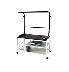 穩固耐用的電視架適用於客廳與臥室空間