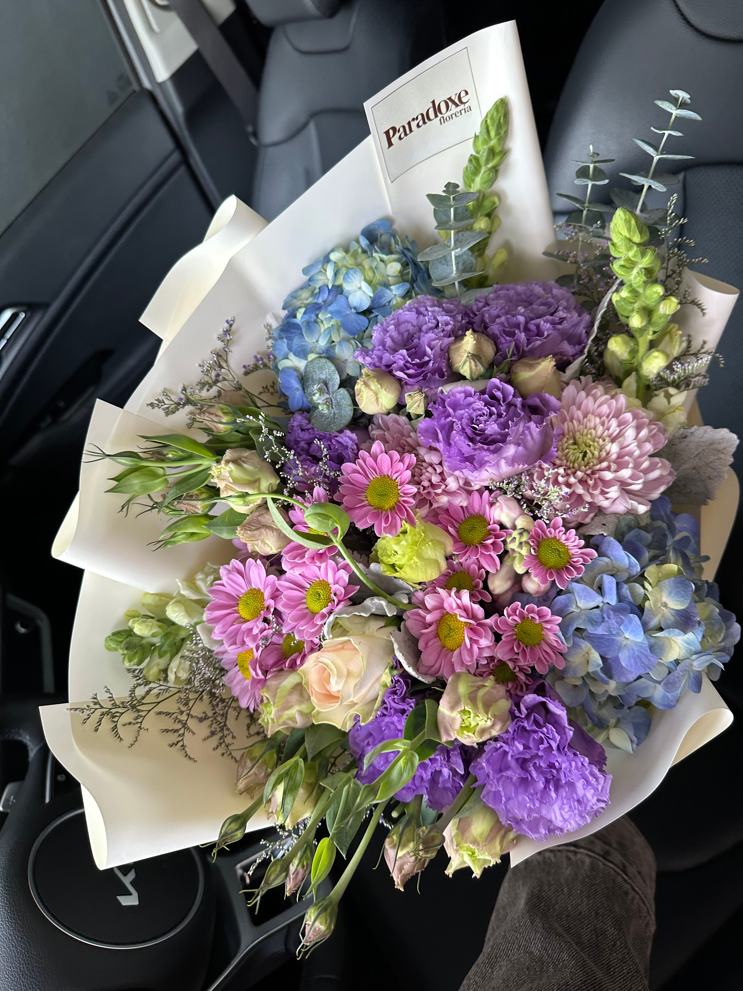 Ramo hortensias, lisianthus y mix de flores frescas