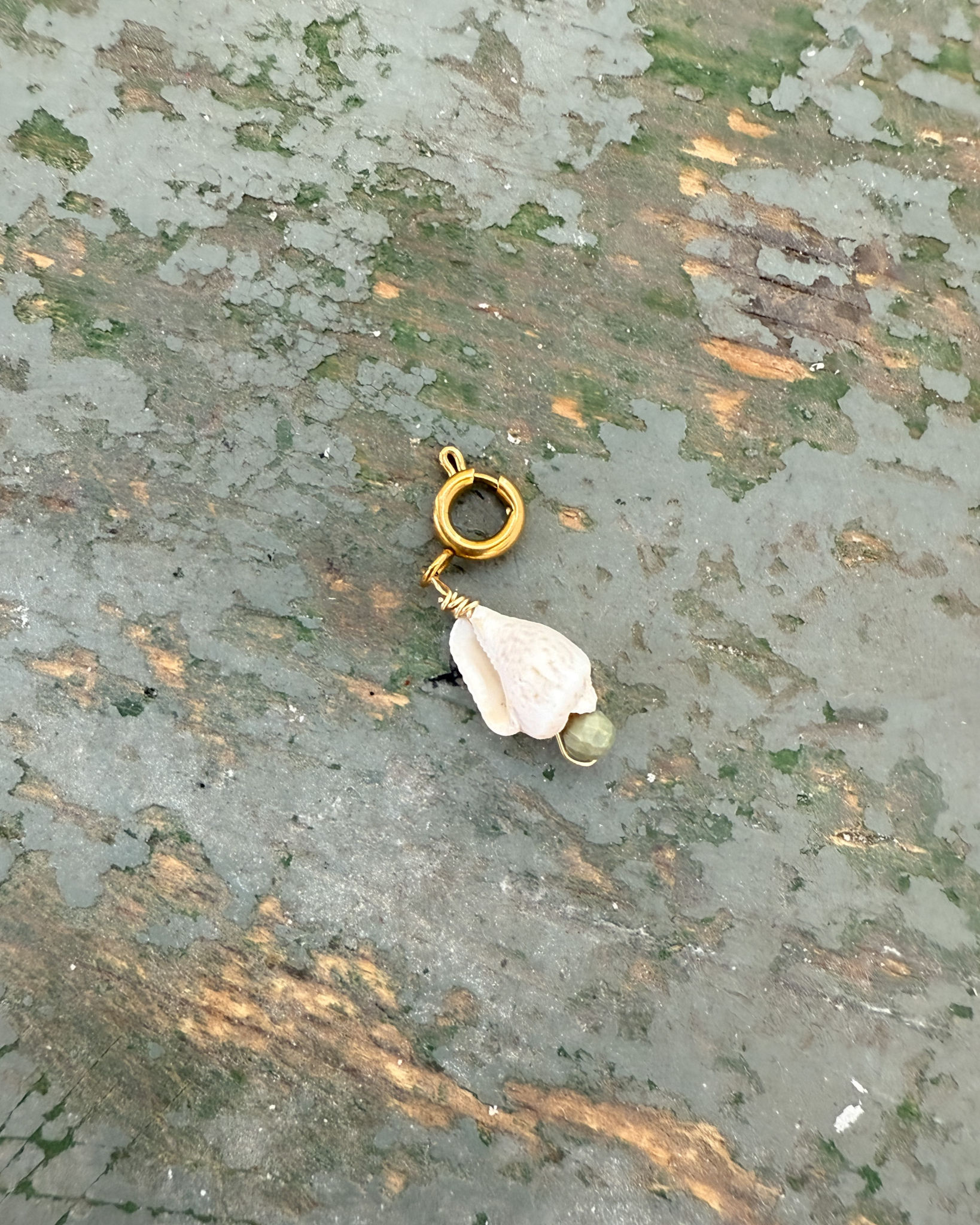 CHARM COQUILLAGE BLANC