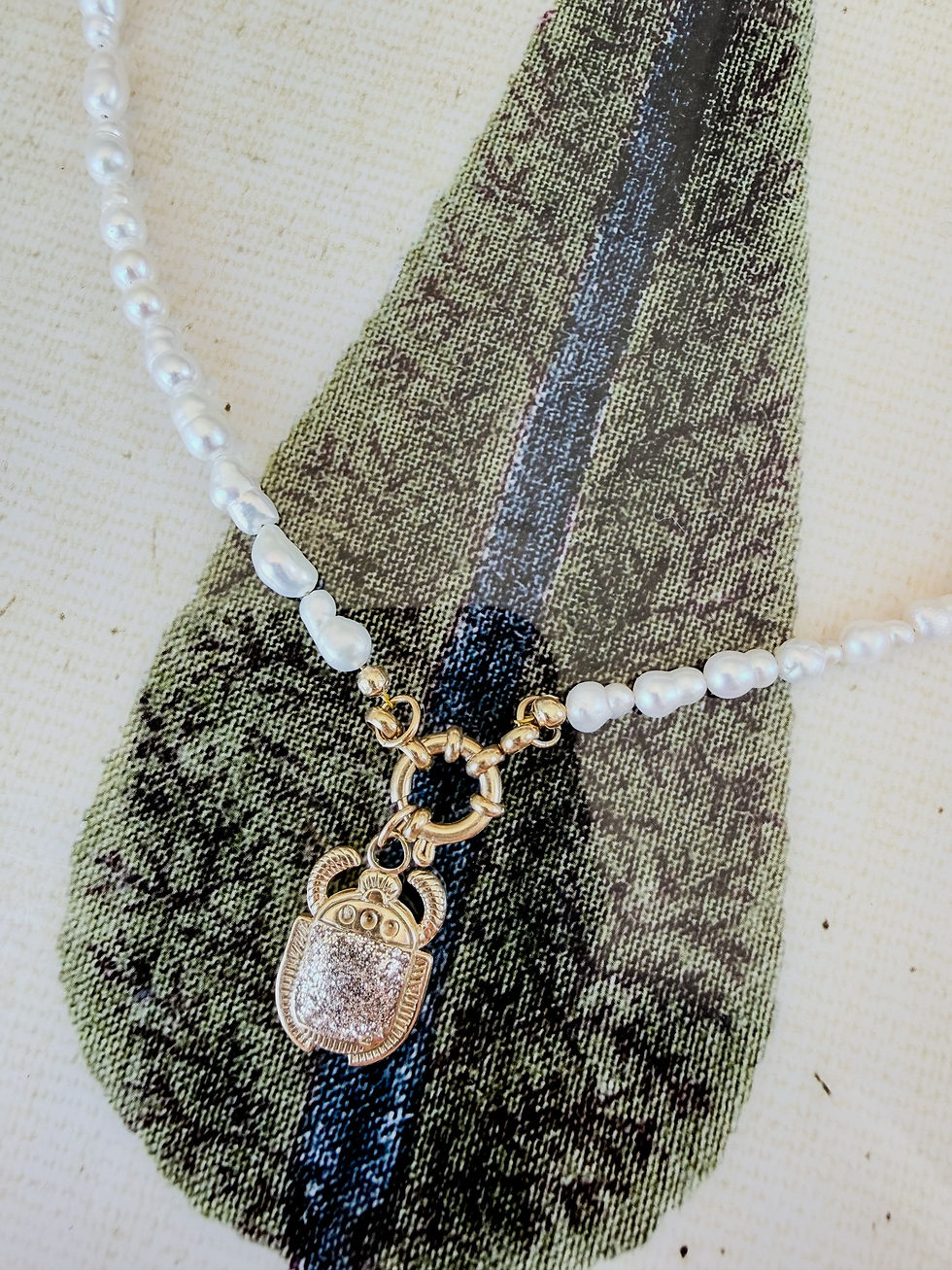Miniature : COLLIER AURÉA perle d'eau douce - pendentif scarabée