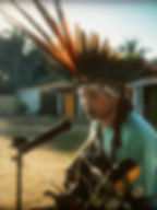 Txana, indígena Huni Kuin tocando no Festival Raízes Ancestrais