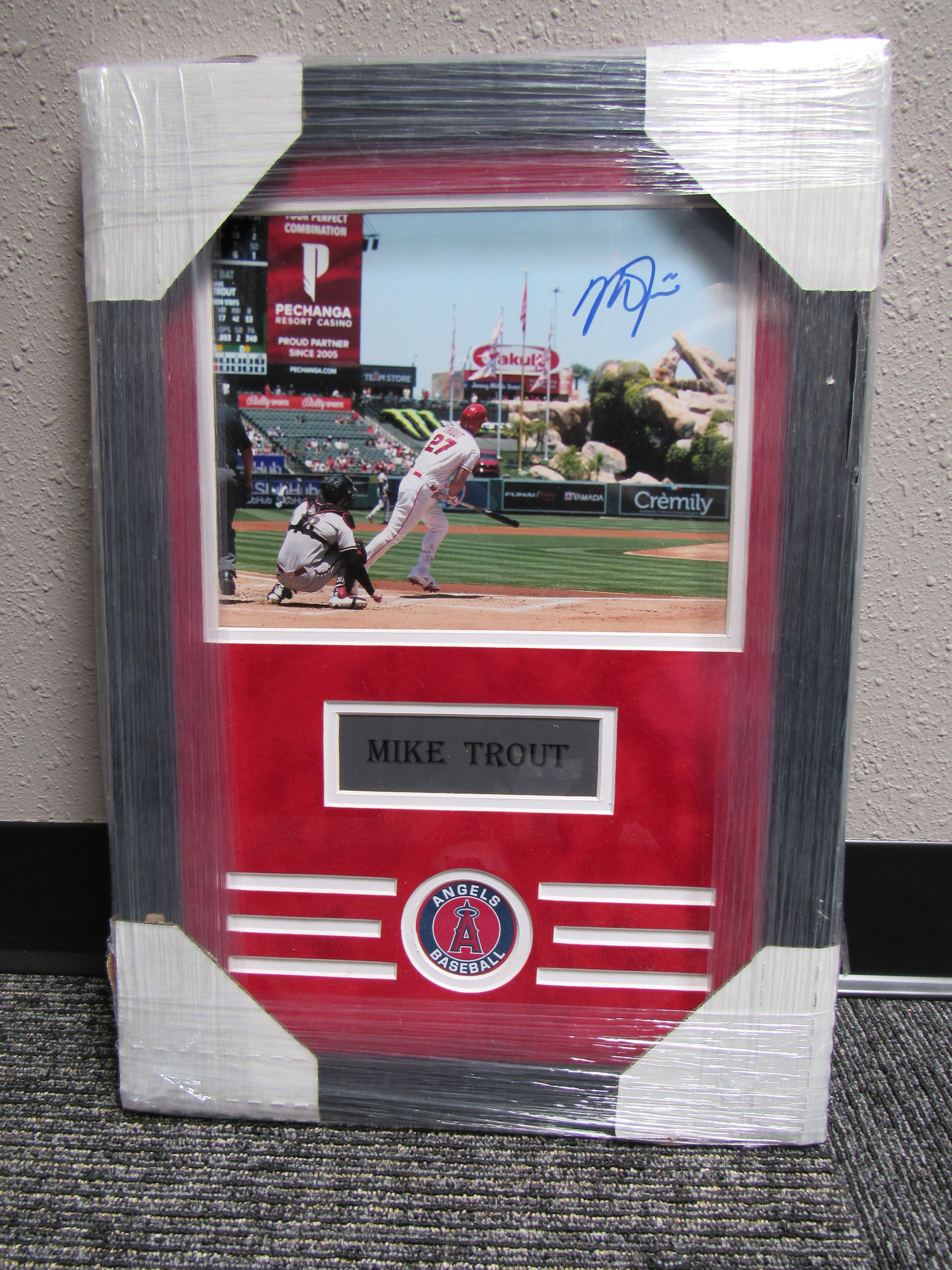 Mike Trout Signed Photo (Framed)