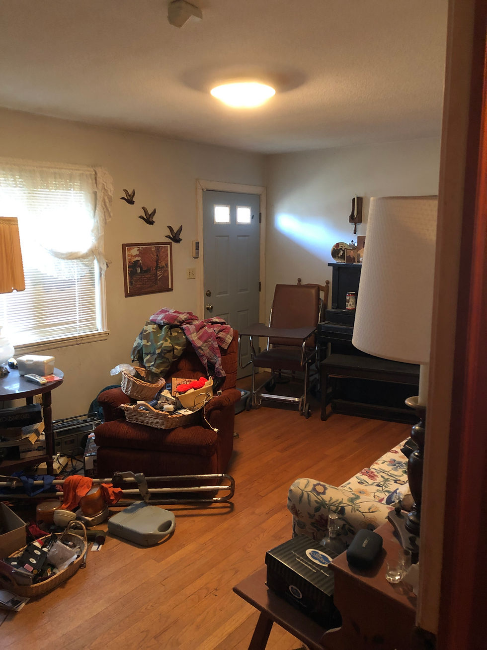 living room before reovations