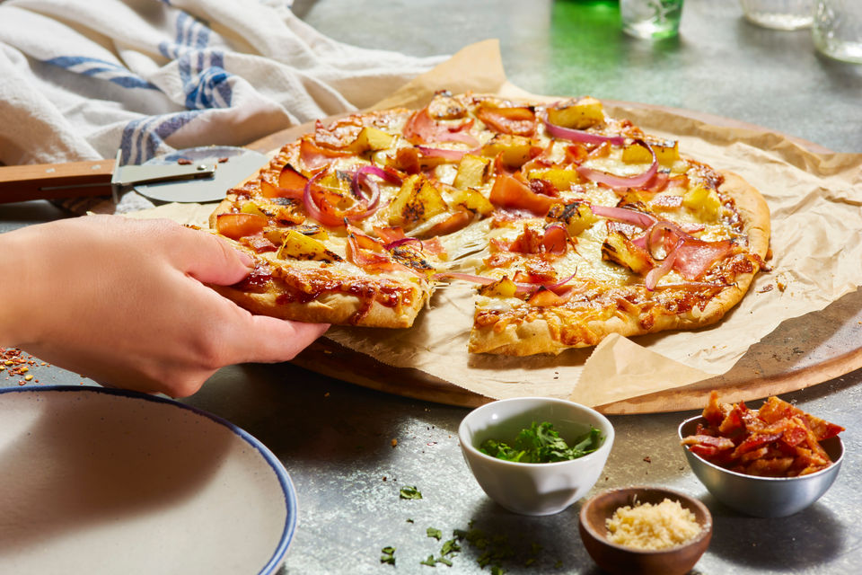 Cargill_Honey Ham Hawaiian Flatbread Pizza_Ham - Uncured Honey Ham_3-4_Talent Pull.JPG